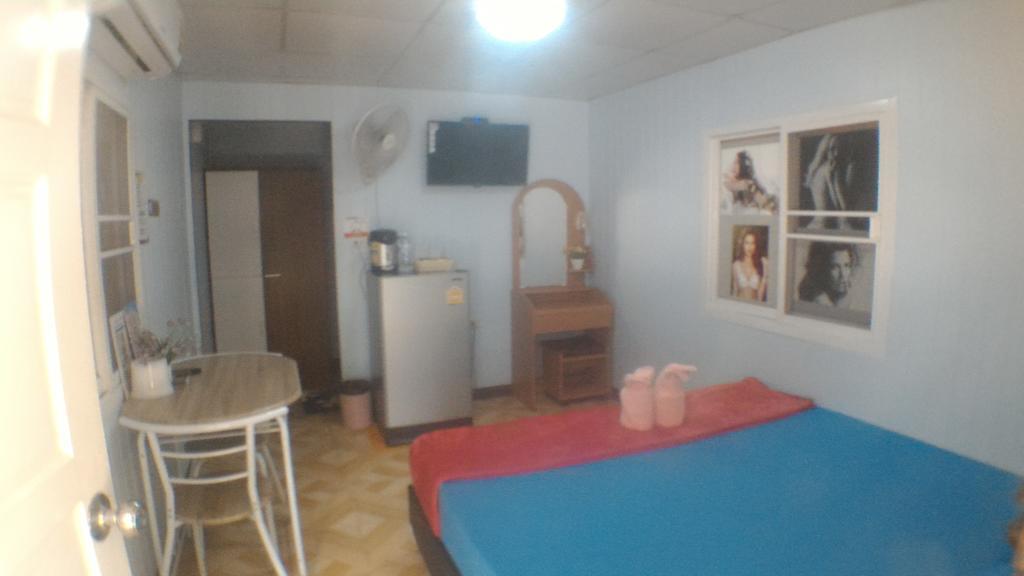 Hi Tech Resort Kabin Buri Bagian luar foto