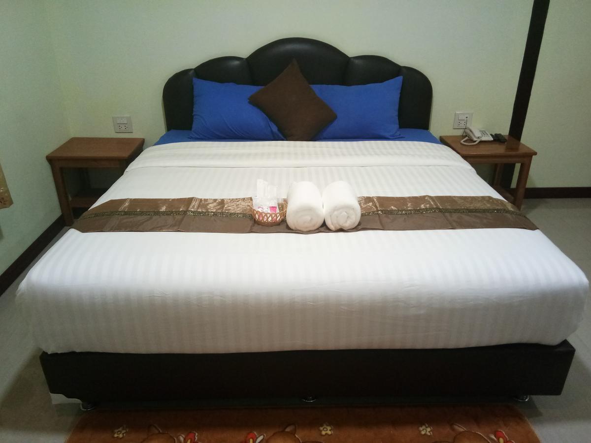 Hi Tech Resort Kabin Buri Bagian luar foto