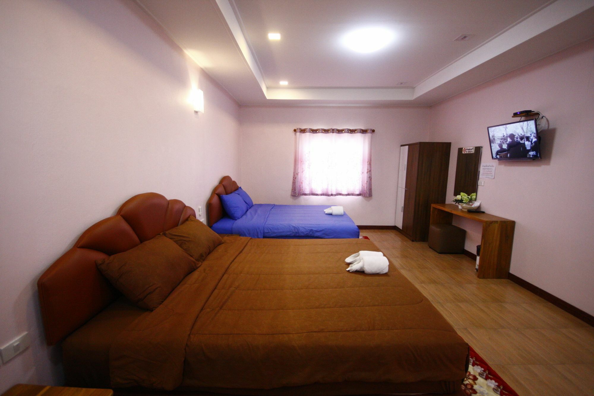 Hi Tech Resort Kabin Buri Bagian luar foto
