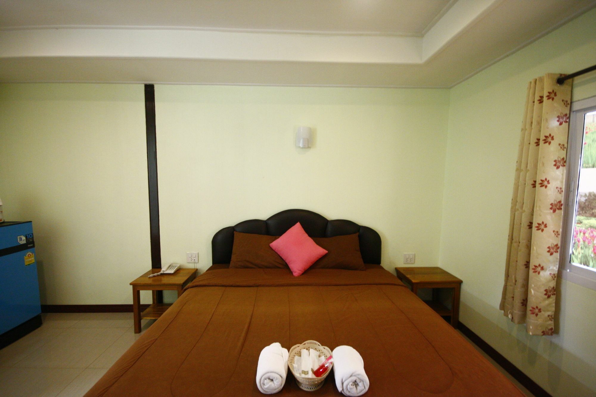 Hi Tech Resort Kabin Buri Bagian luar foto